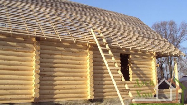 Монтаж крыши бревенчатого дома