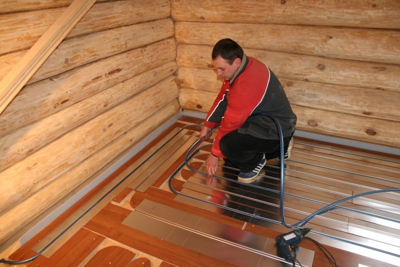 Как можно сделать хороший теплый пол в деревянном доме