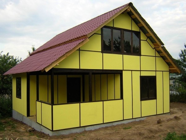 Фасад дома можно покрасить в подходящий для вас цвет