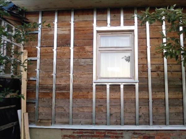Как правильно монтировать сайдинг на деревянный дом