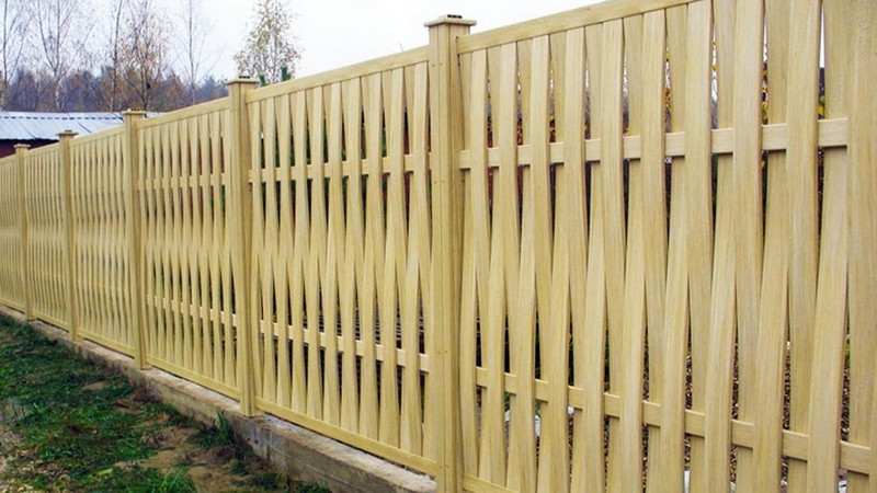 Как соорудить деревянный забор