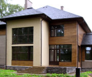 Какие окна рекомендуется использовать для остекления загородных домов и коттеджей