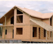 Преимущества строительства домов из СИП-панелей