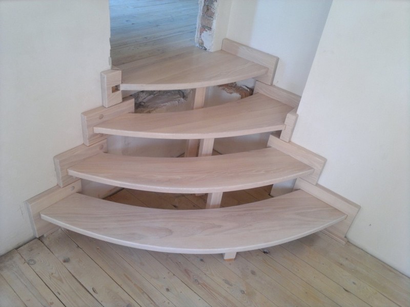 Какие породы подходят для создания деревянных ступеней для лестниц