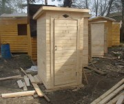 Как построить деревянный туалет для дачи