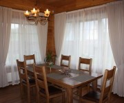 Какие шторы нужны в деревянном доме?
