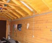 Правила установки открытой проводки в деревянном доме