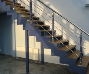 Как монтируется металлическая лестница с деревянными ступенями своими руками